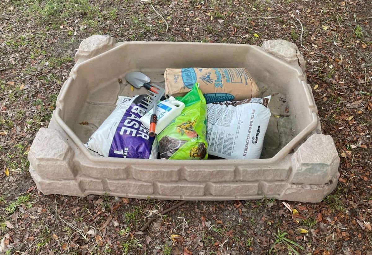 dust bath material in a box