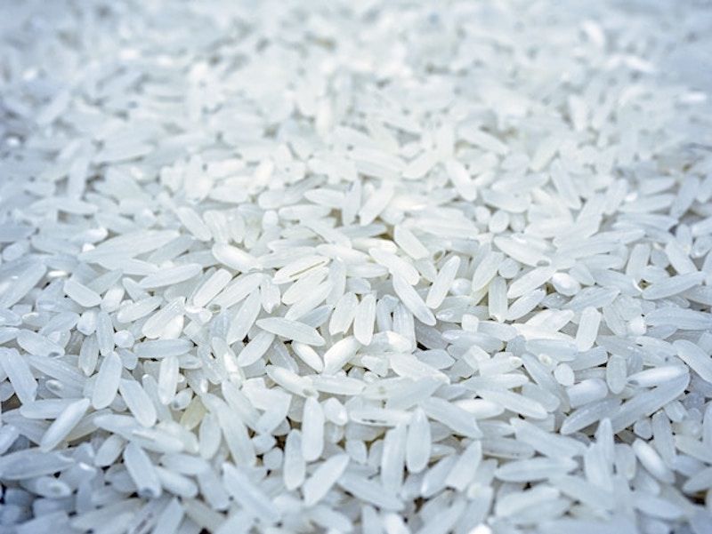 several grains of uncooked raw rice